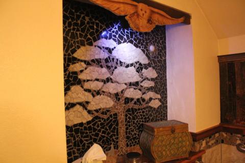 Even the bathroom has decorated walls